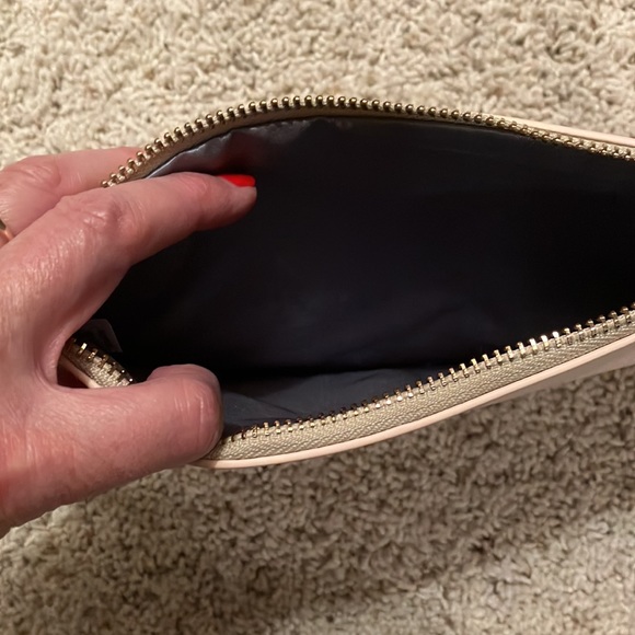 Sold! ❤️ Ivory Bridal Clutch NWOT - Picture 4 of 4